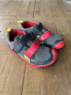 Plae Ty mesh steel grey and red hook and loop sneakers kids size 13